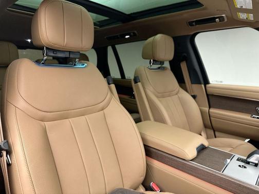 2026 Land Rover Range Rover P400 SE 7 Seat