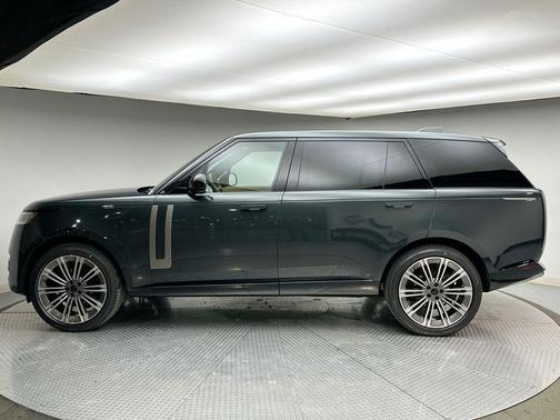 2026 Land Rover Range Rover P400 SE 7 Seat