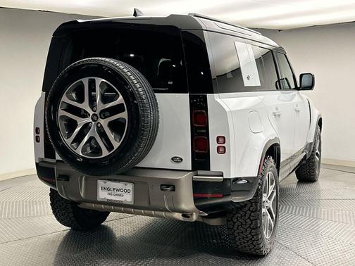 2022 Land Rover Defender 110 X-Dynamic SE
