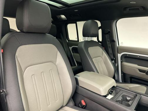 2022 Land Rover Defender 110 X-Dynamic SE