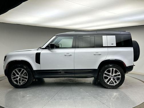 2022 Land Rover Defender 110 X-Dynamic SE