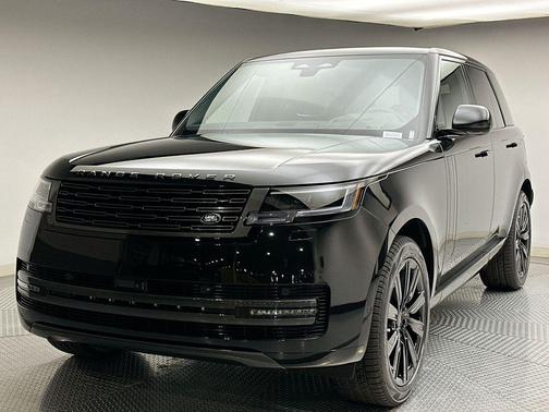 Santorini Black 2026 Land Rover Range Rover P550e SE