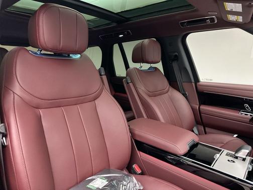Fuji White 2026 Land Rover Range Rover SE