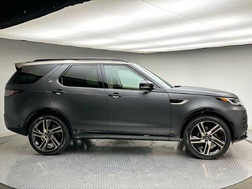 Carpathian Gray Premium Metallic 2026 Land Rover Discovery Gemini Edition AWD