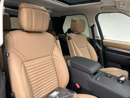 Carpathian Gray Premium Metallic 2026 Land Rover Discovery Gemini Edition AWD