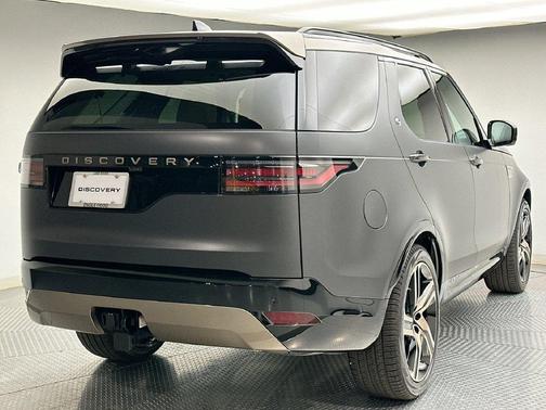 Carpathian Gray Premium Metallic 2026 Land Rover Discovery Gemini Edition AWD