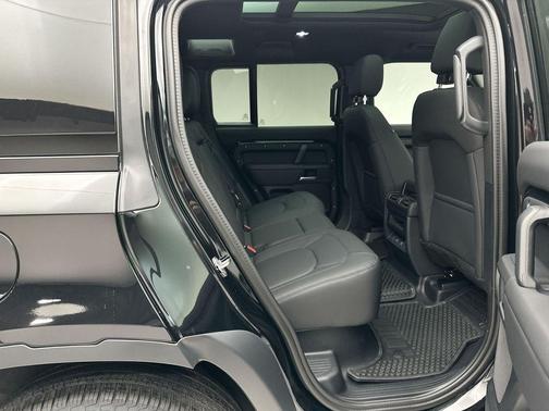2025 Land Rover Defender P300