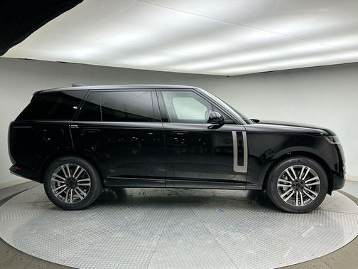 2026 Land Rover Range Rover P530 SE 7 Seat