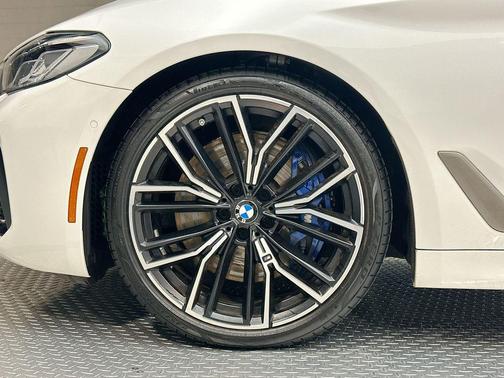 2023 BMW M550 i Xdrive