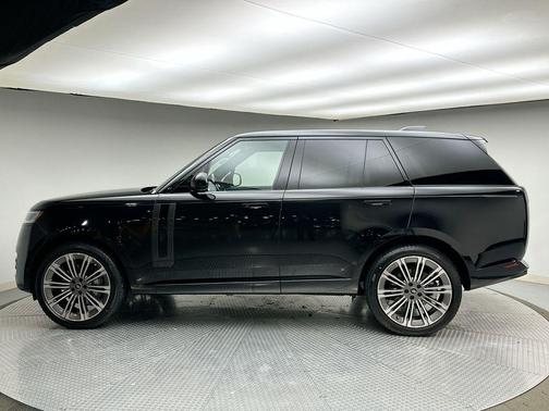 2025 Land Rover Range Rover P400 SE