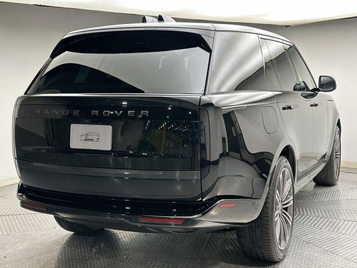 2025 Land Rover Range Rover P400 SE