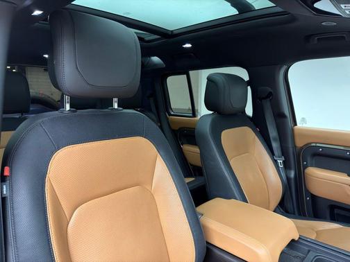 2024 Land Rover Defender 110 P400 X-Dynamic SE