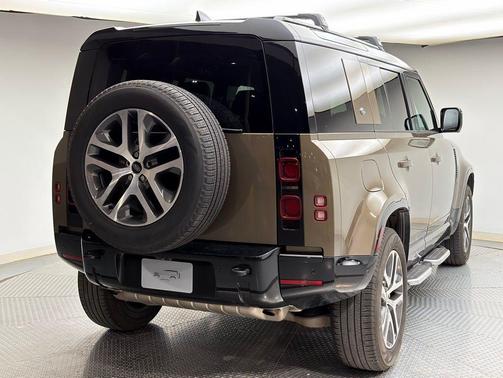 2024 Land Rover Defender 110 P400 X-Dynamic SE