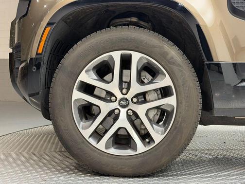 2024 Land Rover Defender 110 P400 X-Dynamic SE