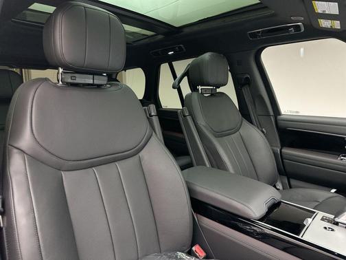 2026 Land Rover Range Rover P400 SE