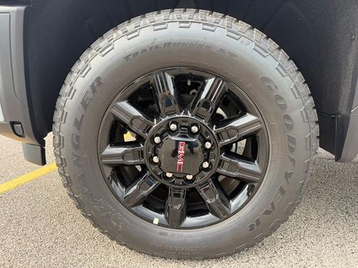 2025 GMC Sierra 2500 AT4