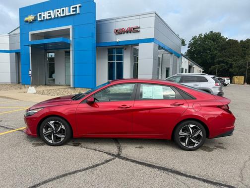 2023 Hyundai ELANTRA SEL