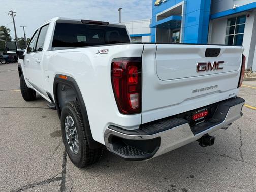 2026 GMC Sierra 2500 SLE
