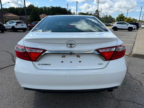 2017 Toyota Camry SE