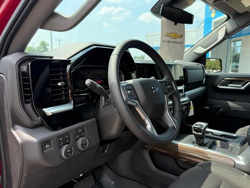 2025 Chevrolet Silverado 1500 LT Trail Boss