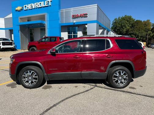 2023 GMC Acadia SLT