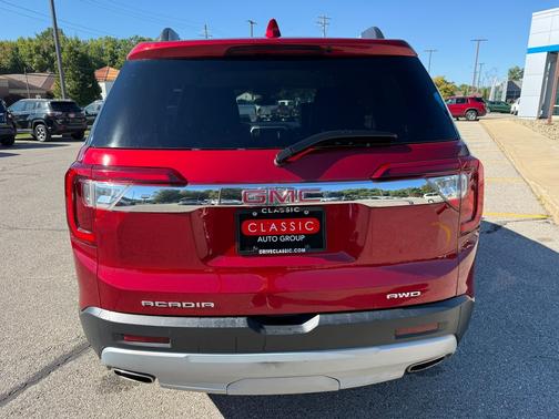 2023 GMC Acadia SLT