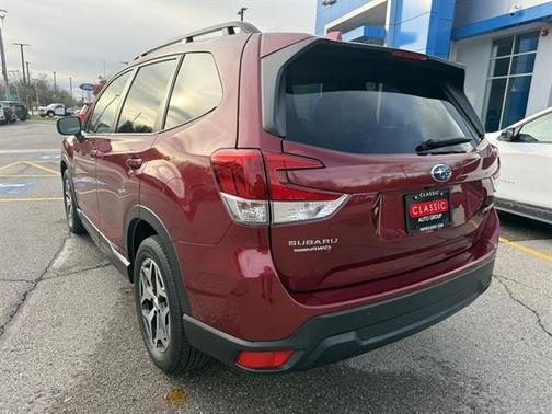 2023 Subaru Forester Premium