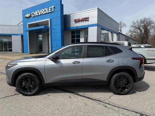 Sterling Gray Metallic 2026 Chevrolet Trax LT