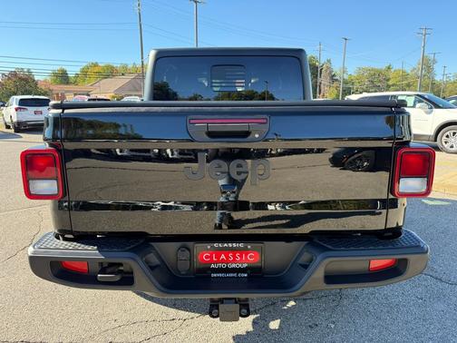 2024 Jeep Gladiator Sport S
