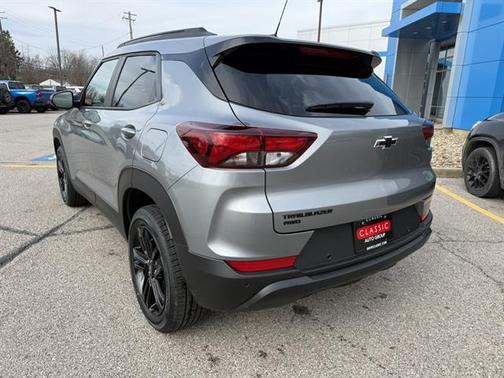 Sterling Gray Metallic 2026 Chevrolet Trailblazer LT