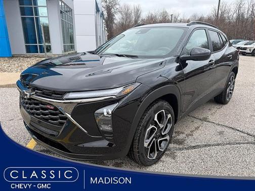 Mosaic Black Metallic 2026 Chevrolet Trax FWD 2RS