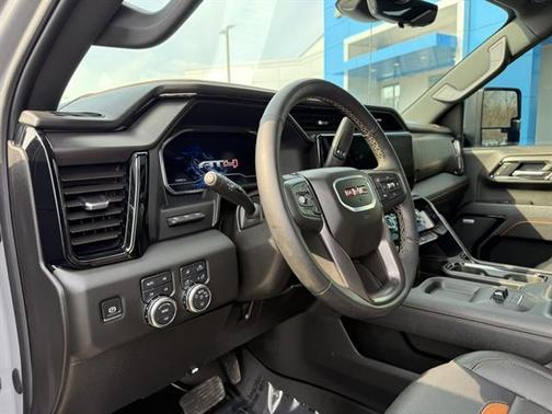 2025 GMC Sierra 2500 AT4