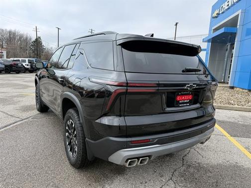 Mosaic Black Metallic 2026 Chevrolet Traverse AWD Z71