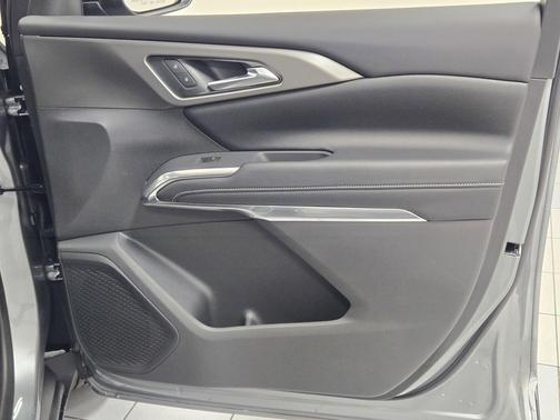 Sterling Gray Metallic 2026 Chevrolet Traverse LT