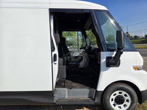 2025 Chevrolet BrightDrop 400 eAWD 400