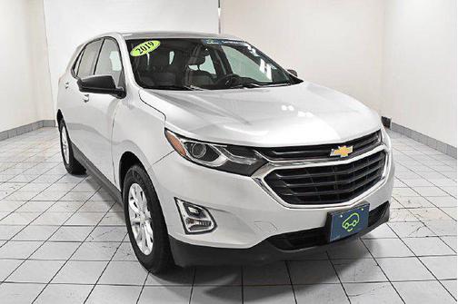 Silver Ice Metallic 2019 Chevrolet Equinox LS