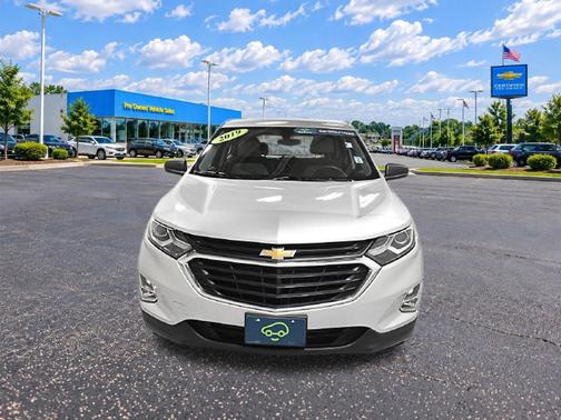 Silver Ice Metallic 2019 Chevrolet Equinox LS