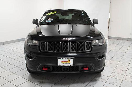 Diamond Black Crystal Pearlcoat 2020 Jeep Grand Cherokee Trailhawk