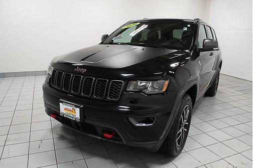 Diamond Black Crystal Pearlcoat 2020 Jeep Grand Cherokee Trailhawk
