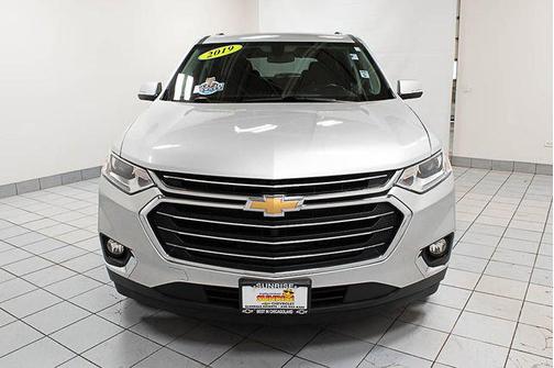 Silver Ice Metallic 2019 Chevrolet Traverse LT Cloth