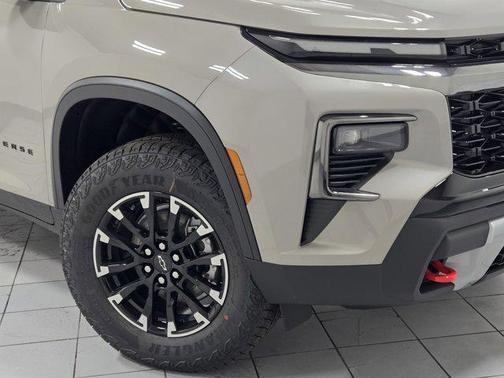 Sandstone 2026 Chevrolet Traverse AWD Z71