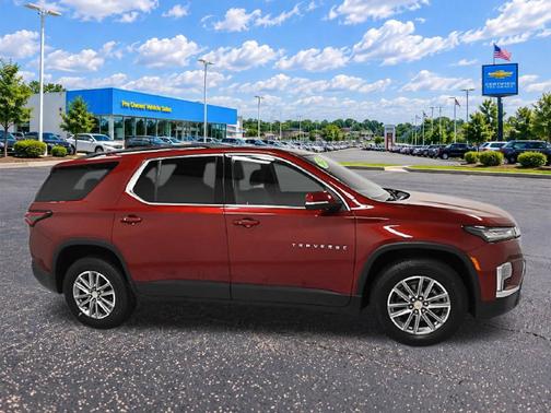 Cherry Red Tintcoat 2022 Chevrolet Traverse LT Cloth