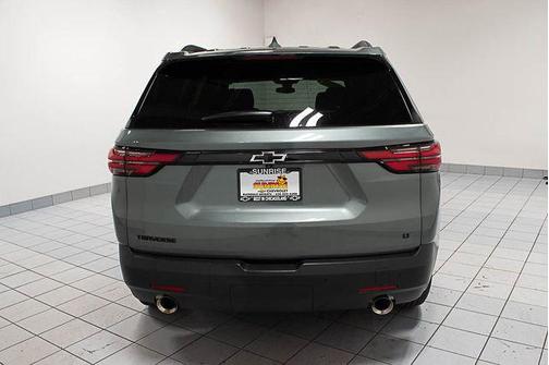 Silver Sage Metallic 2023 Chevrolet Traverse LT Cloth