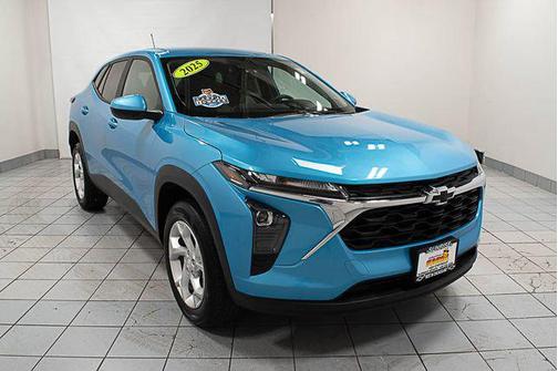 Marina Blue Metallic 2025 Chevrolet Trax LS