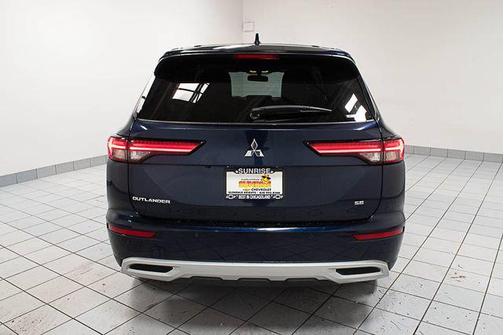 Cosmic Blue Metallic 2024 Mitsubishi Outlander SE S-AWC