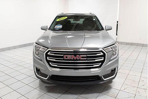 Sterling Metallic 2023 GMC Terrain SLT