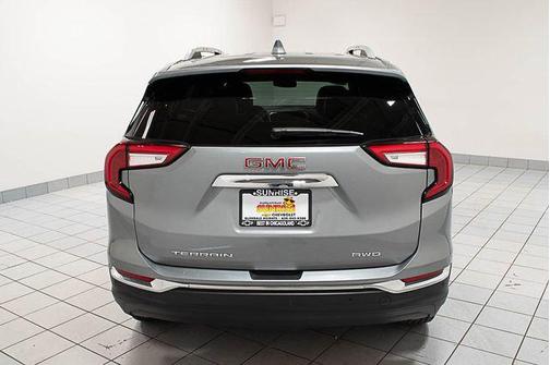 Sterling Metallic 2023 GMC Terrain SLT