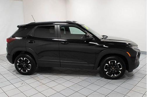 Mosaic Black Metallic 2023 Chevrolet Trailblazer LT