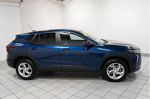 Blue Glow Metallic 2024 Chevrolet Trax LS