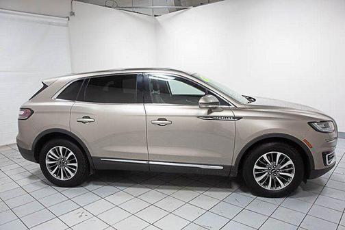 2019 Lincoln Nautilus Select